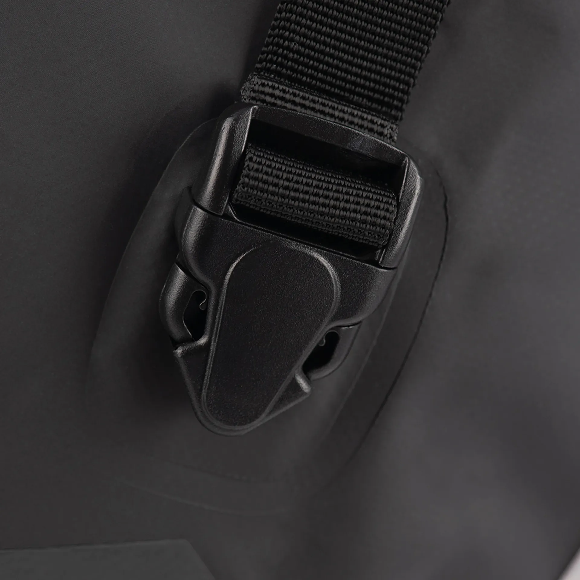 Oxford Aqua V 32 Litre Double Pannier Bag Black 5 Oxford Aqua V 32 Litre Double Pannier Bag Black - Image 3