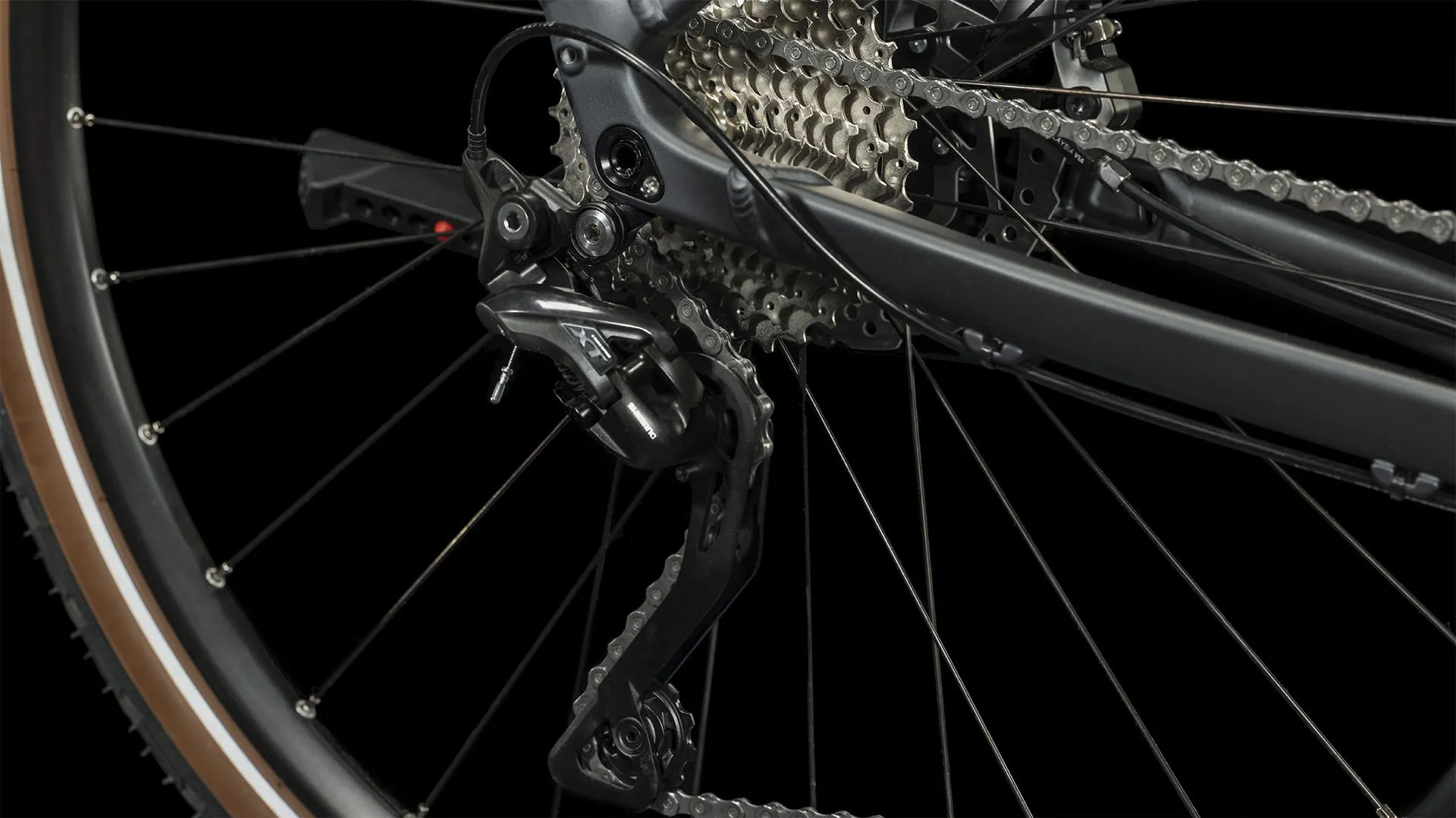 Cube Kathmandu Pro Trapeze Hybrid Bike 2024 Grey/Black 7 Cube Kathmandu Pro Trapeze Hybrid Bike 2024 Grey/Black - Image 5