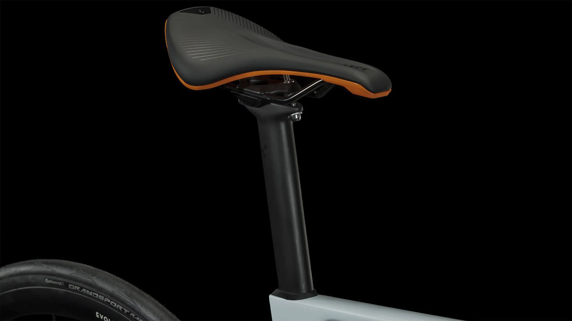 Cube Agree C:62 Pro ETap AXS Road Bike White/Orange 7 Cube Agree C:62 Pro ETap AXS Road Bike White/Orange - Image 5