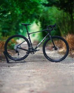 Giant Revolt Advanced 1 ETap AXS Gravel Bike Phantom Green -Cycle Pro Gear A7406542