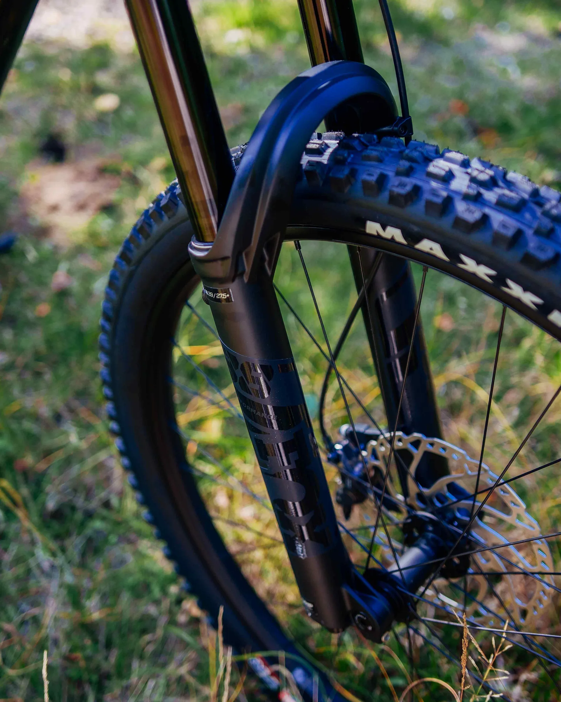 Rocky Mountain Altitude C50 Enduro Mountain Bike Grey/Pink 11 Rocky Mountain Altitude C50 Enduro Mountain Bike Grey/Pink - Image 9