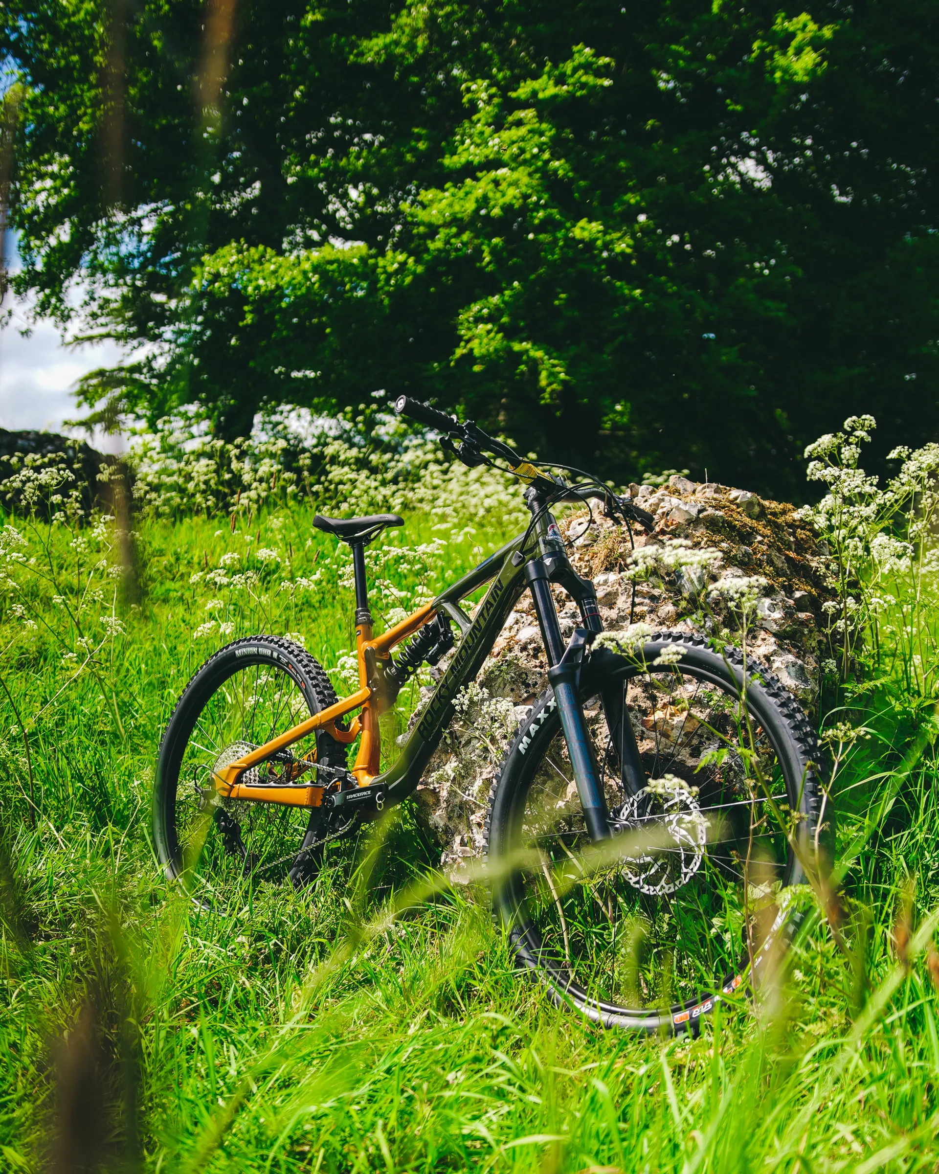 Rocky Mountain Slayer A50 Freeride Mountain Bike 2022 Gold/Green 5 Rocky Mountain Slayer A50 Freeride Mountain Bike 2022 Gold/Green - Image 3