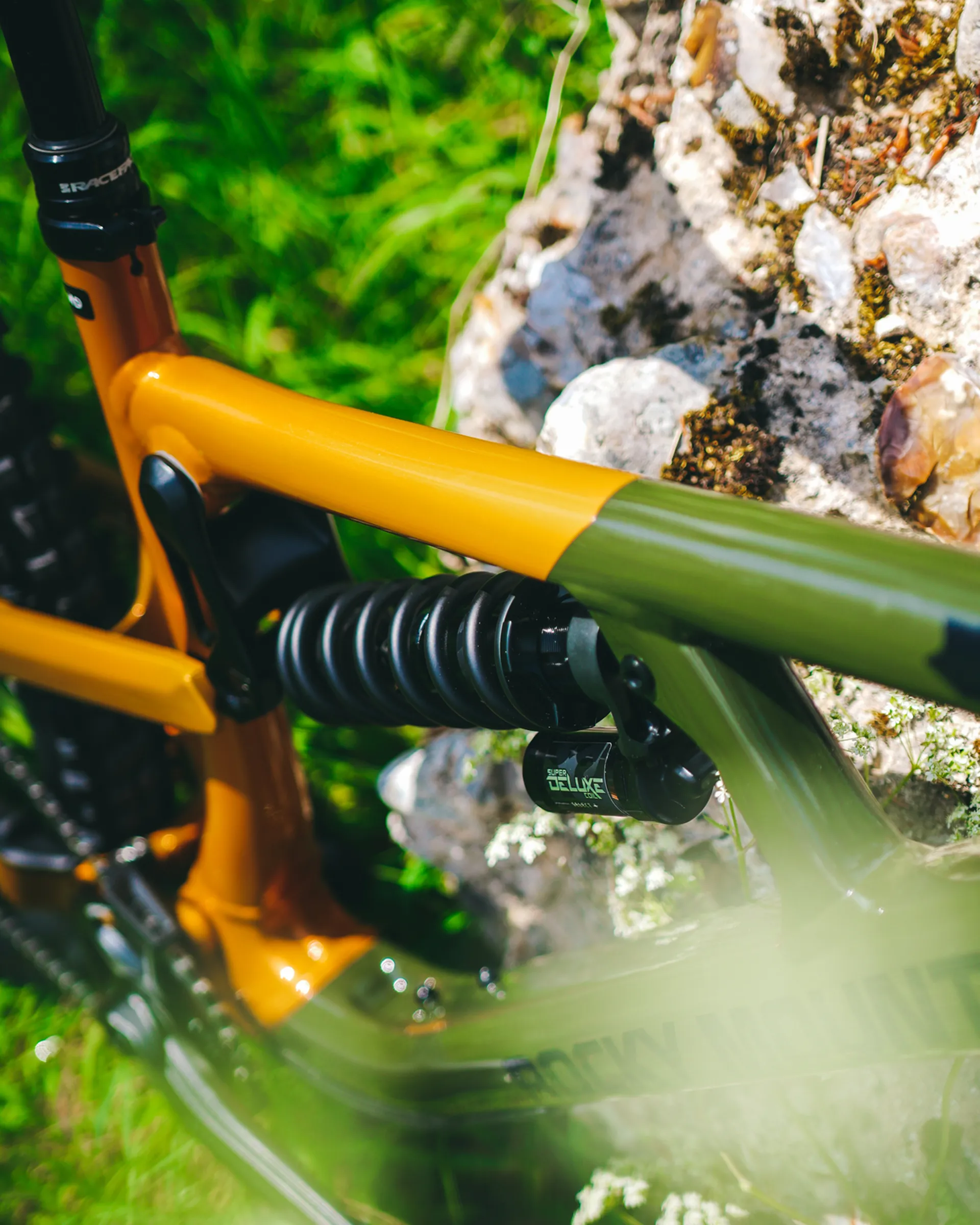 Rocky Mountain Slayer A50 Freeride Mountain Bike 2022 Gold/Green 7 Rocky Mountain Slayer A50 Freeride Mountain Bike 2022 Gold/Green - Image 5