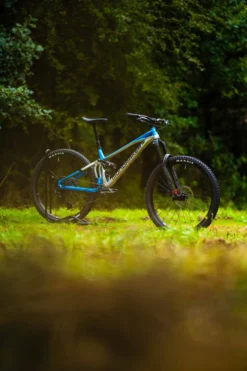 Mondraker Superfoxy Full Suspension Mountain Bike 2023 Silver/Blue 25 Mondraker Superfoxy Full Suspension Mountain Bike 2023 Silver/Blue -Cycle Pro Gear DSC09062