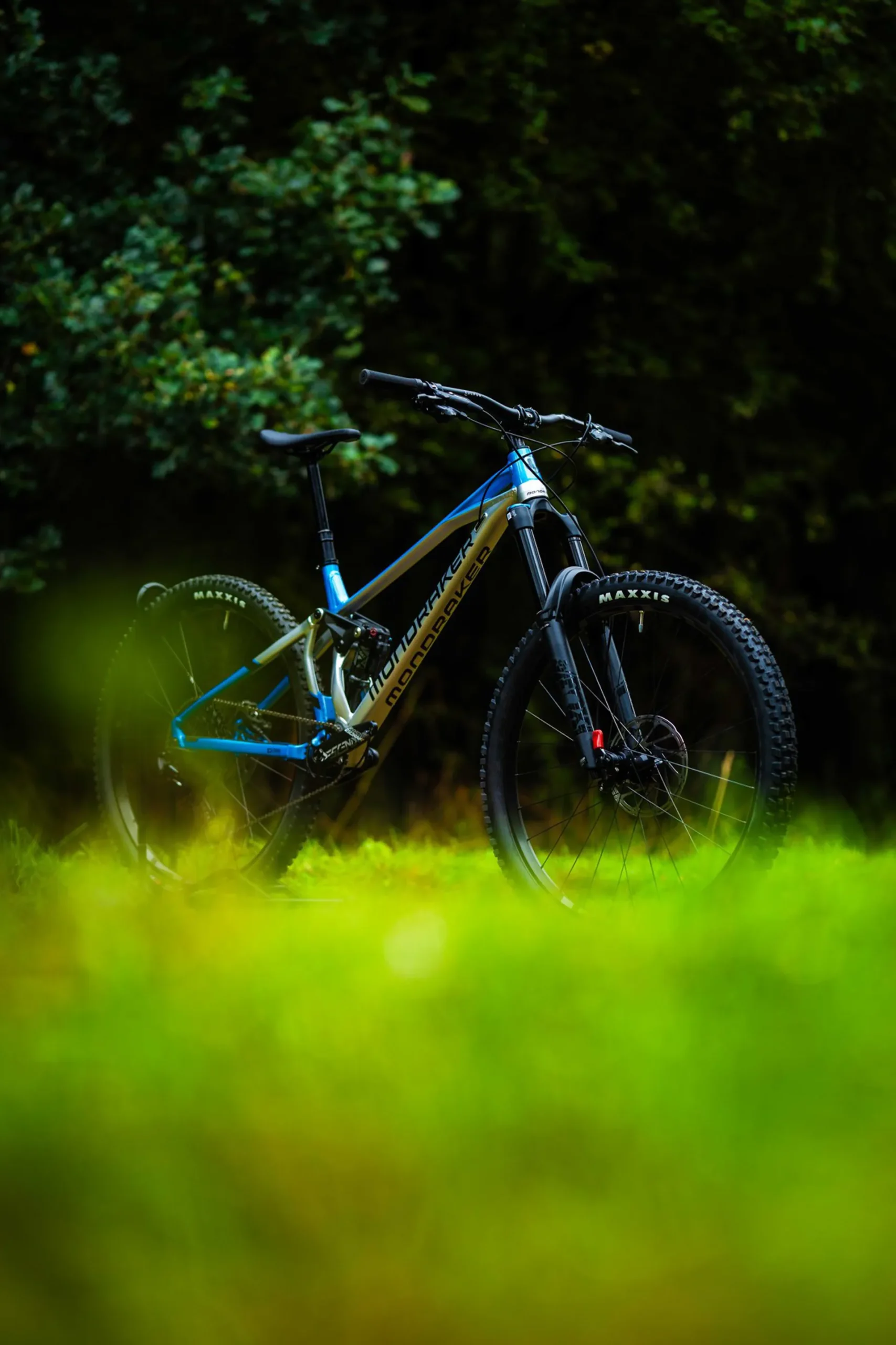 Mondraker Superfoxy Full Suspension Mountain Bike 2023 Silver/Blue 6 Mondraker Superfoxy Full Suspension Mountain Bike 2023 Silver/Blue - Image 4