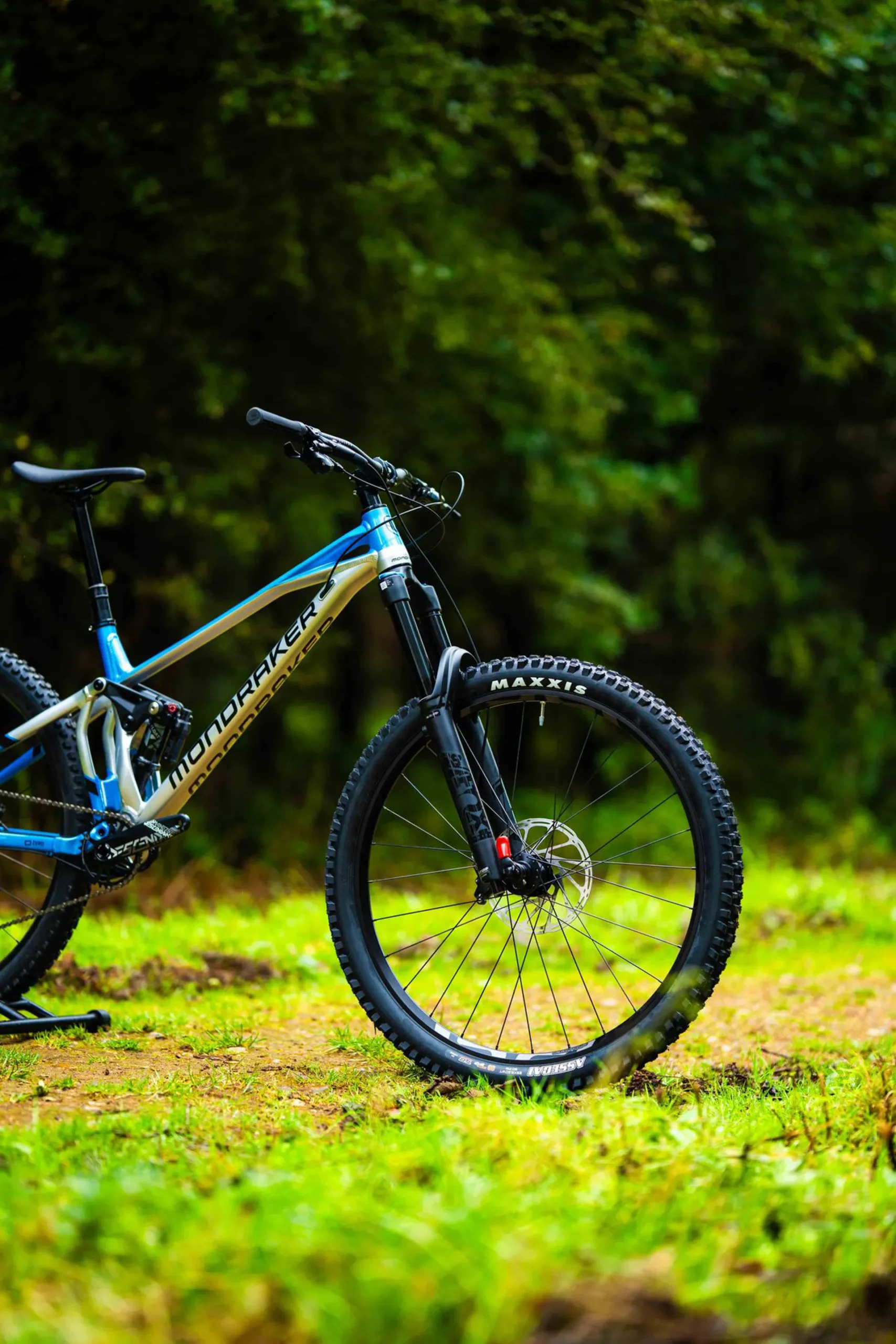 Mondraker Superfoxy Full Suspension Mountain Bike 2023 Silver/Blue 7 Mondraker Superfoxy Full Suspension Mountain Bike 2023 Silver/Blue - Image 5