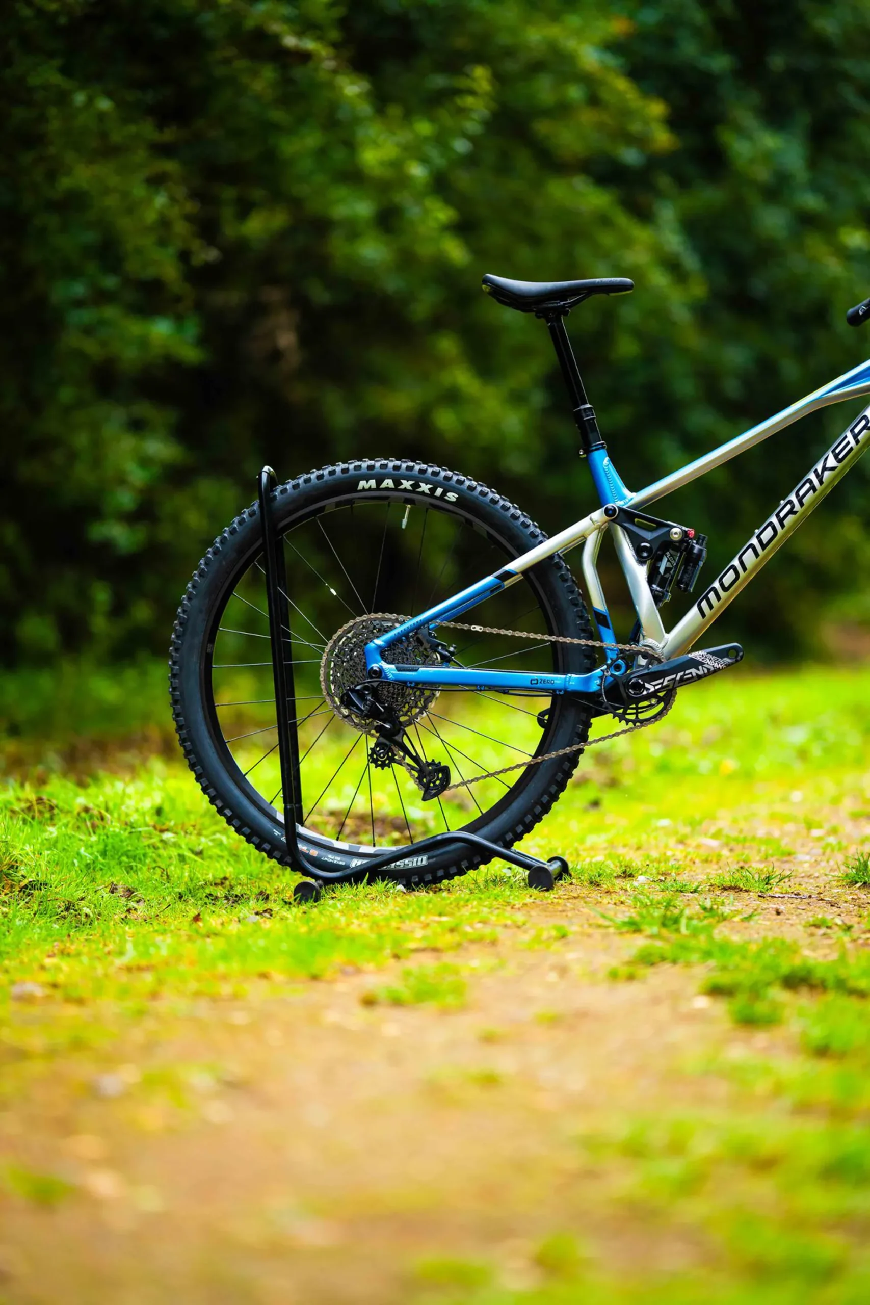 Mondraker Superfoxy Full Suspension Mountain Bike 2023 Silver/Blue 9 Mondraker Superfoxy Full Suspension Mountain Bike 2023 Silver/Blue - Image 7