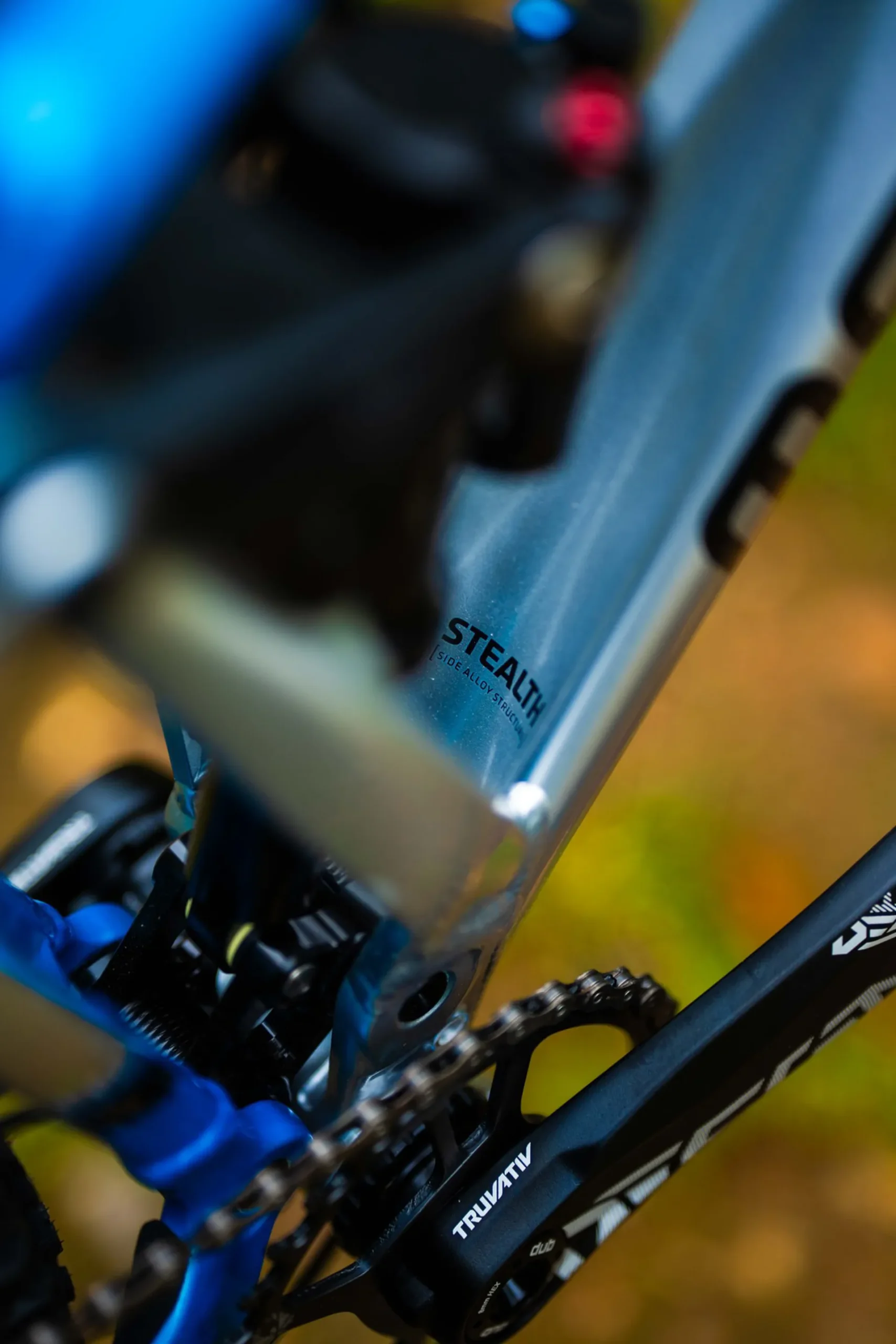 Mondraker Superfoxy Full Suspension Mountain Bike 2023 Silver/Blue 12 Mondraker Superfoxy Full Suspension Mountain Bike 2023 Silver/Blue - Image 10