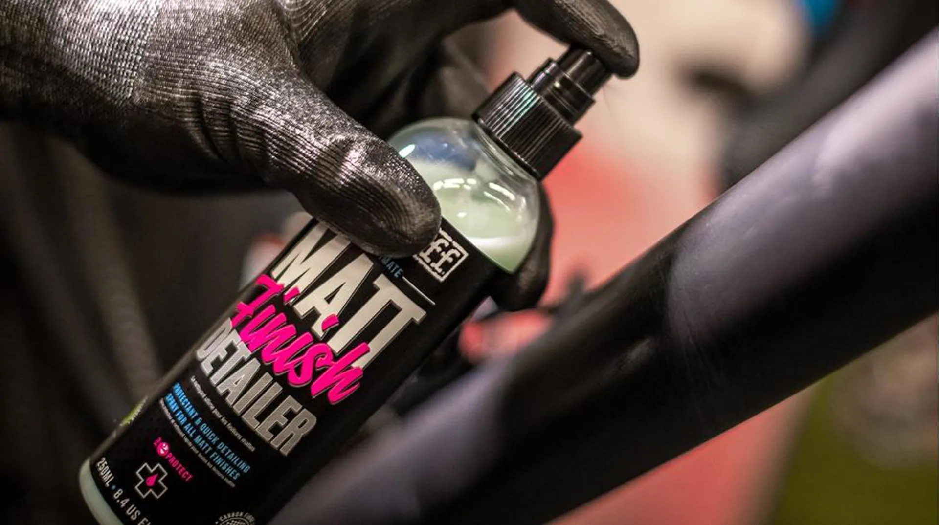 Muc-Off Matt Finish Detailer 250ml 4 Muc-Off Matt Finish Detailer 250ml - Image 2