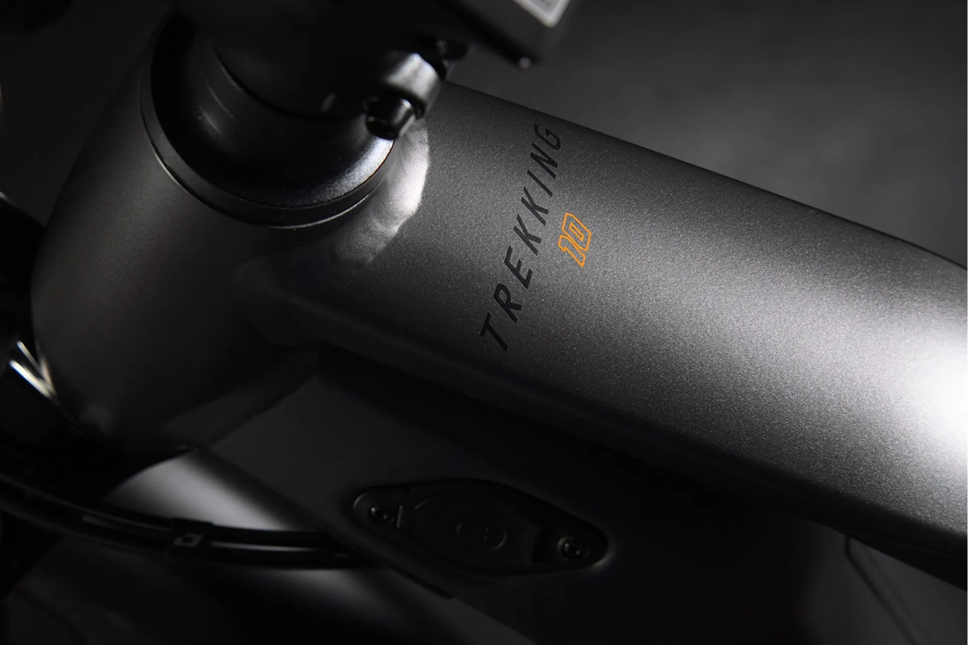 Haibike Trekking 10 625Wh Electric Hybrid Bike Titan/Lava/Black 4 Haibike Trekking 10 625Wh Electric Hybrid Bike Titan/Lava/Black - Image 2