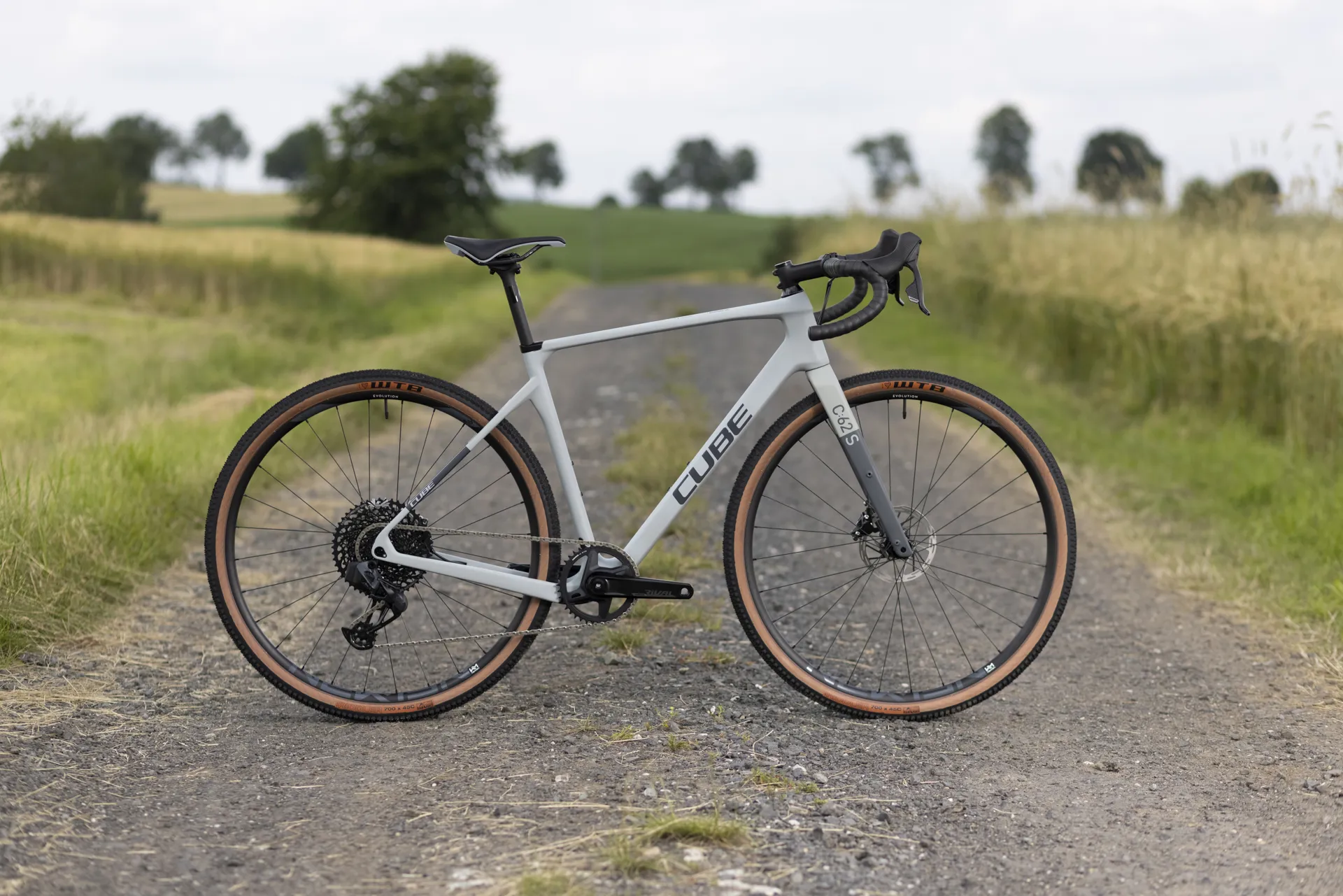 Cube Nuroad C:62 SL Gravel Adventure Bike 2022 Light Grey Cosmetically Damaged 8 Cube Nuroad C:62 SL Gravel Adventure Bike 2022 Light Grey Cosmetically Damaged - Image 6