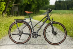 Cube Kathmandu Pro Trapeze Hybrid Bike 2024 Grey/Black 15 Cube Kathmandu Pro Trapeze Hybrid Bike 2024 Grey/Black -Cycle Pro Gear O 420 81569 648300 O 20