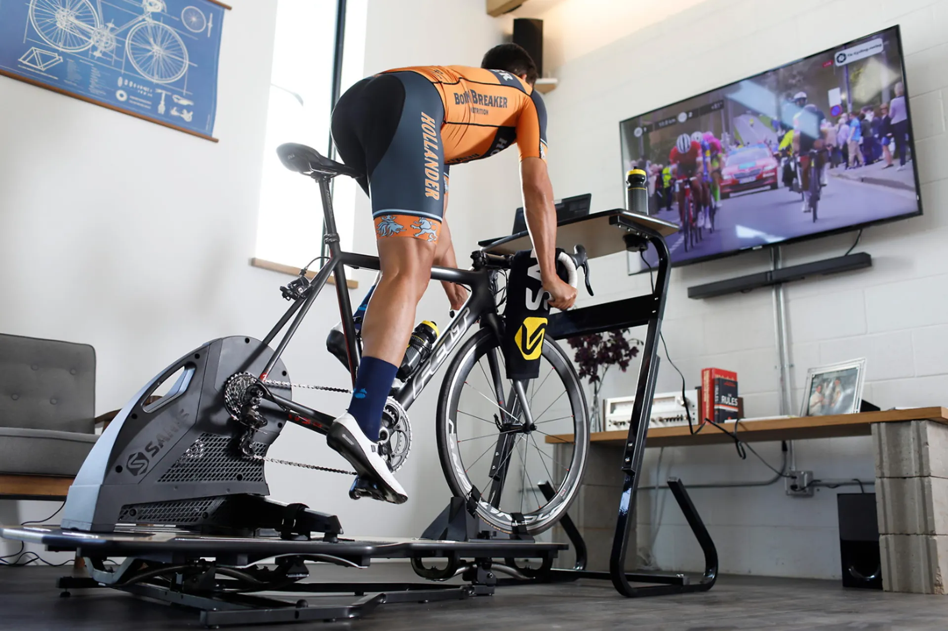 Saris H3 Direct Drive Silent Smart Turbo Trainer Black 6 Saris H3 Direct Drive Silent Smart Turbo Trainer Black - Image 4